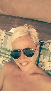 Short Hair Blonde MILF Selfies