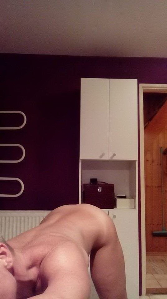 Short Hair Blonde MILF Selfies