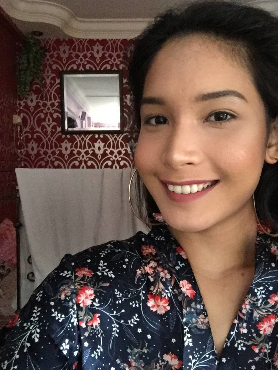 Very Cute Singapore Nurse