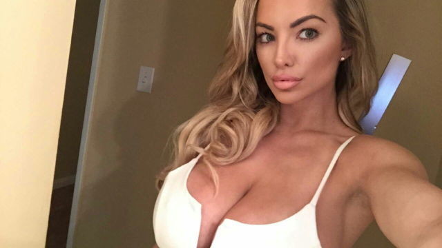 LINDSEY PELAS Big Tits Boobs Goddess