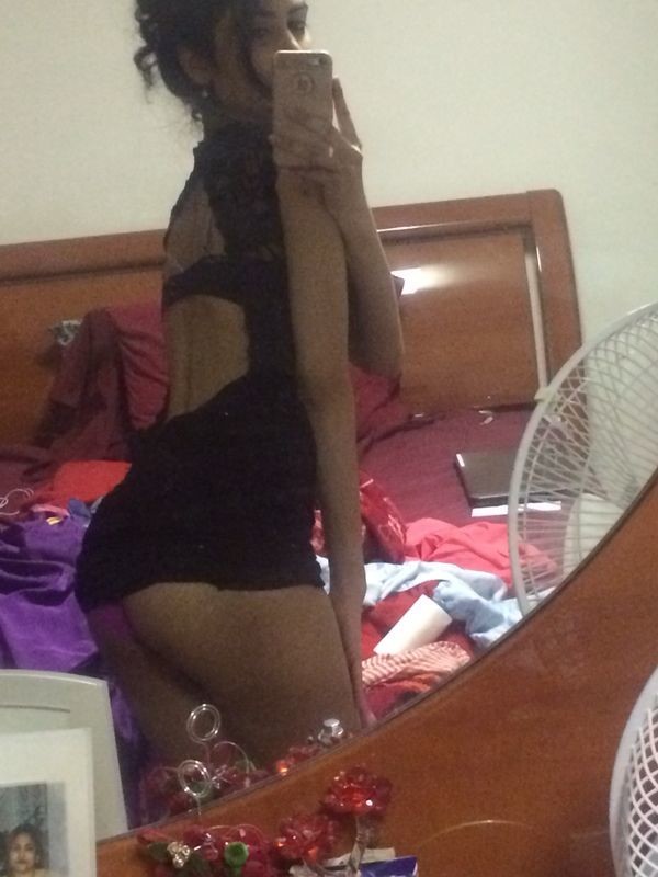 Selfshot And Wet Sana