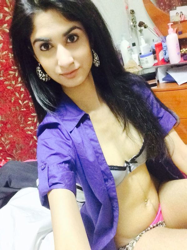 Selfshot And Wet Sana