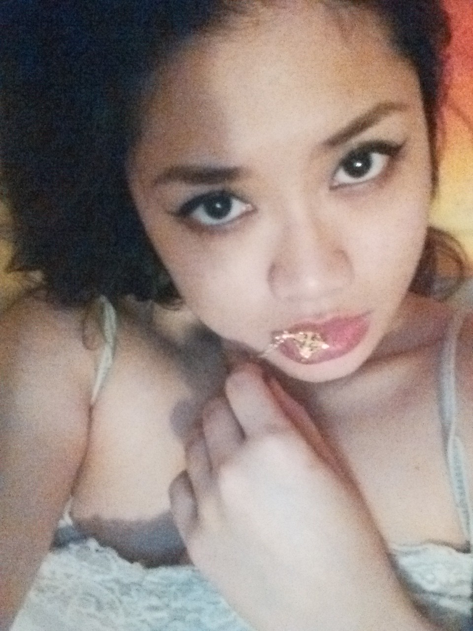 Hong Kong Selfie Curvy Girl Mendizabal