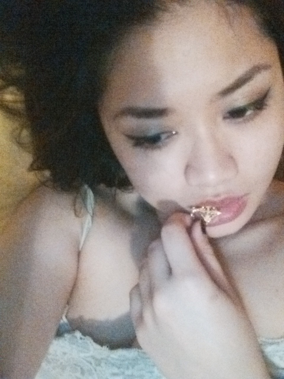 Hong Kong Selfie Curvy Girl Mendizabal