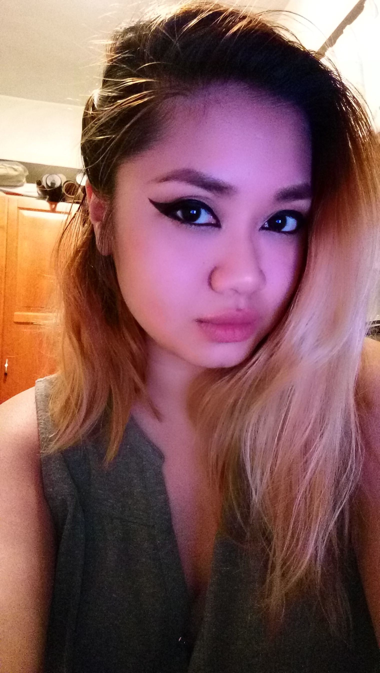 Hong Kong Selfie Curvy Girl Mendizabal