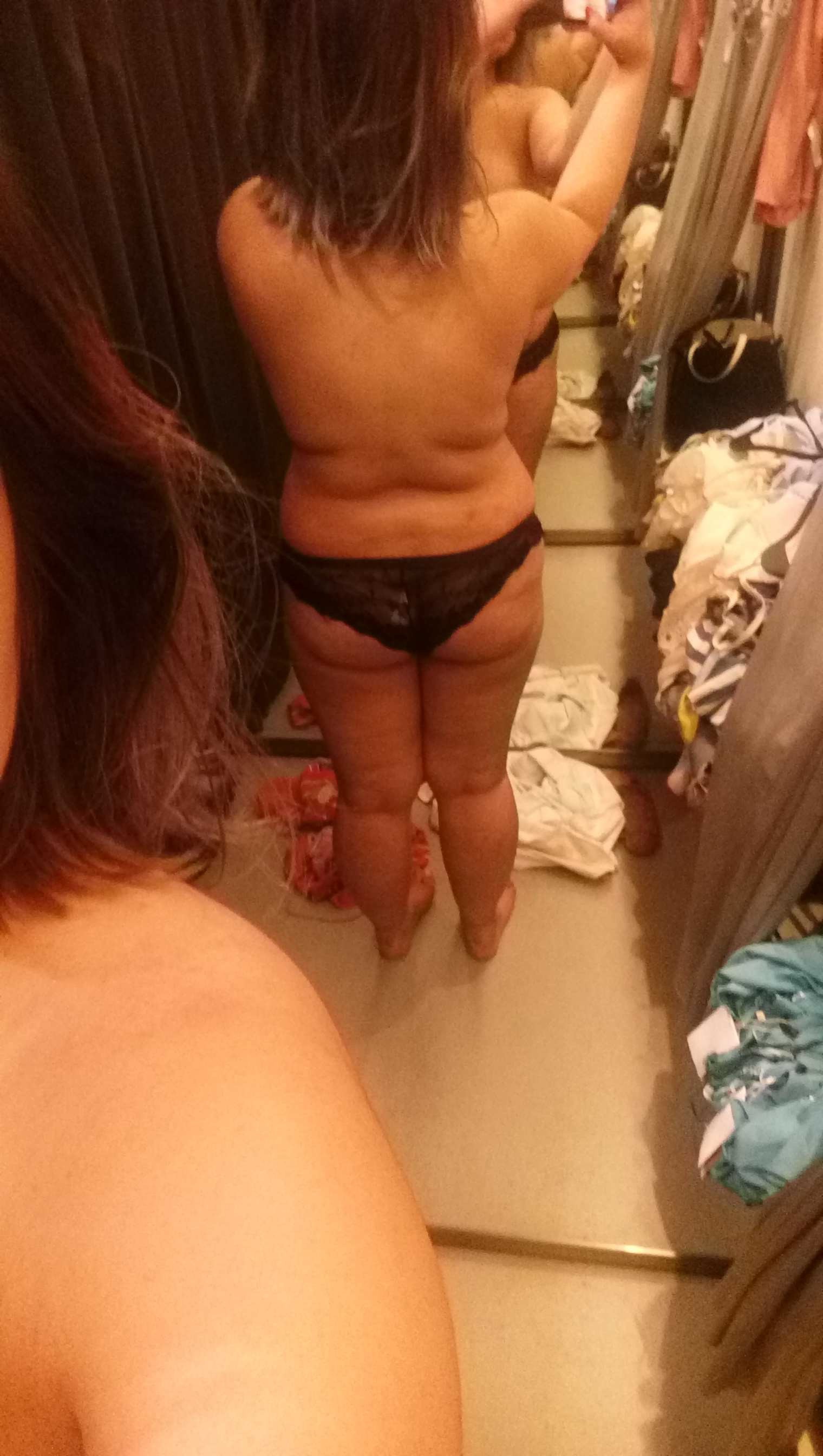 Hong Kong Selfie Curvy Girl Mendizabal