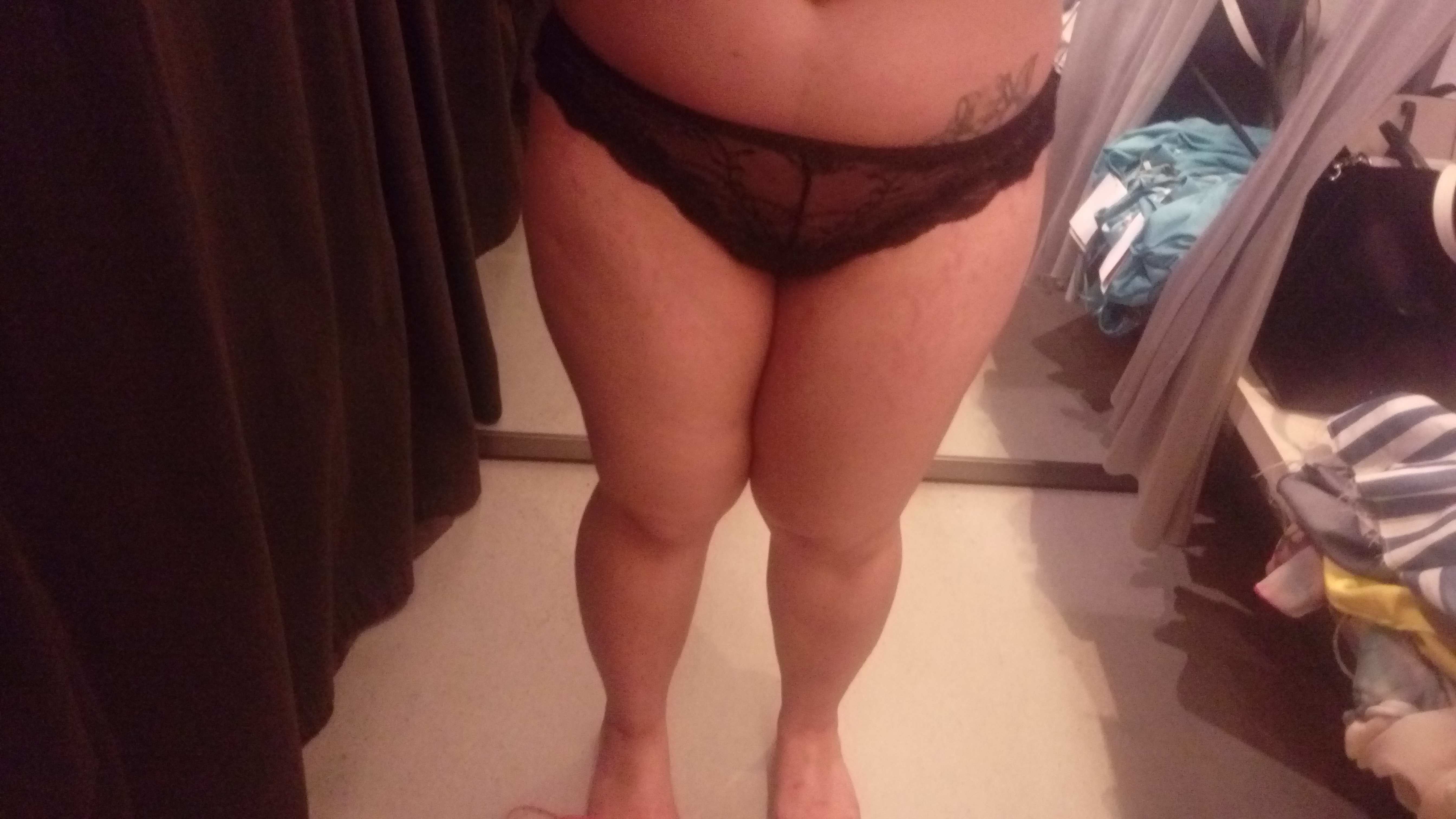 Hong Kong Selfie Curvy Girl Mendizabal