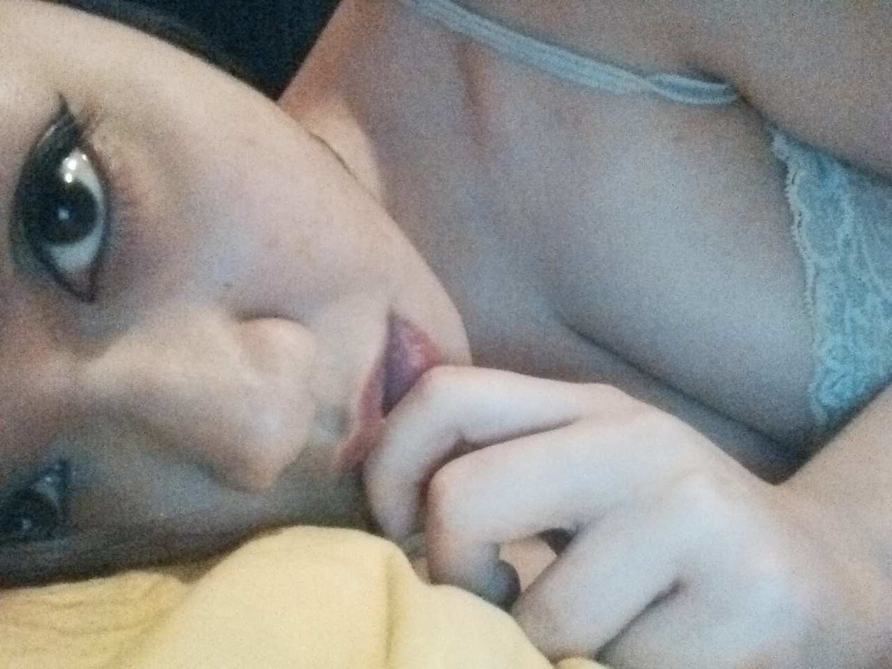 Hong Kong Selfie Curvy Girl Mendizabal