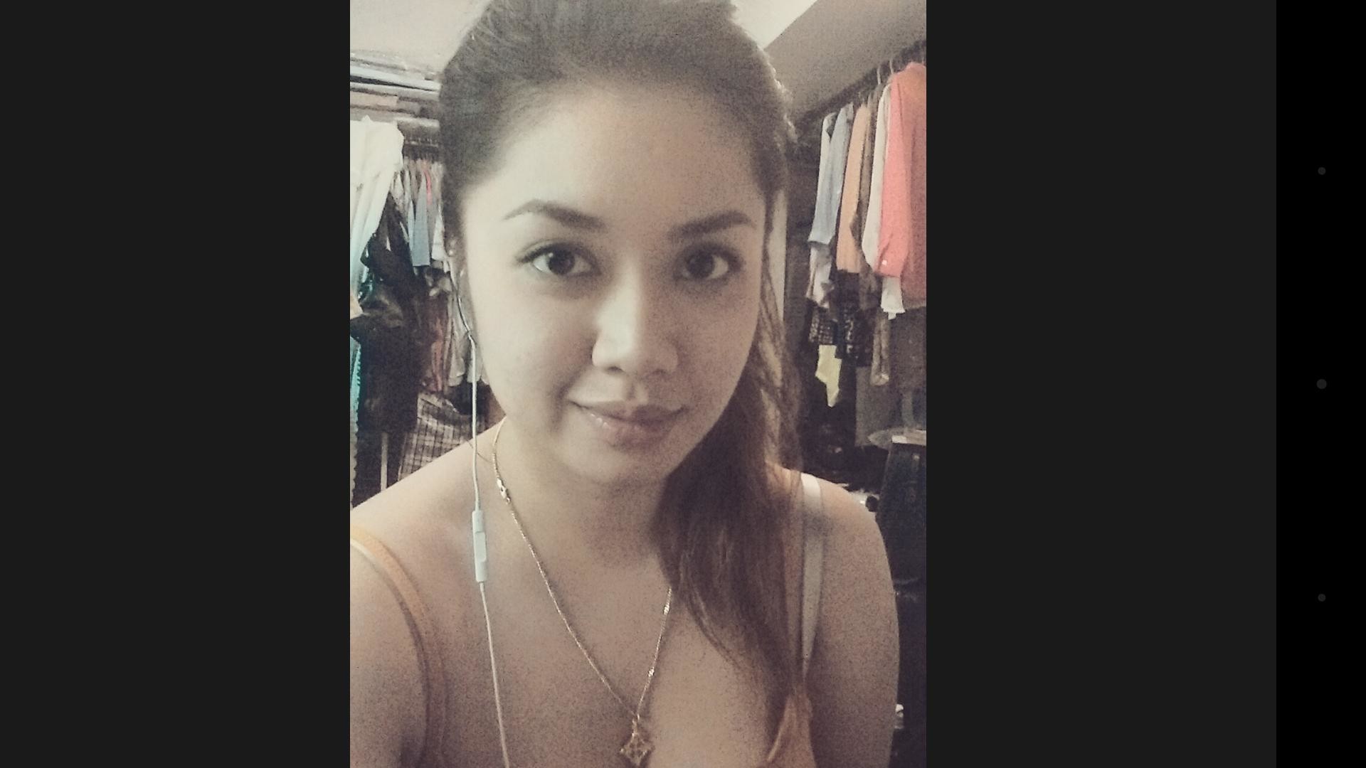 Hong Kong Selfie Curvy Girl Mendizabal