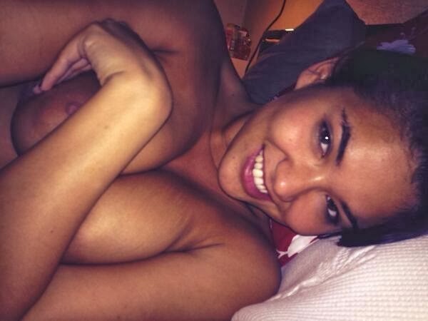 Sexy Annabelle Woo Selfies