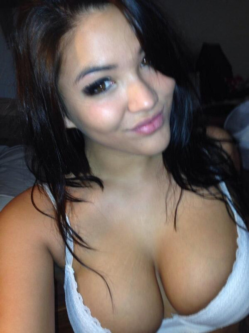 Sexy Annabelle Woo Selfies