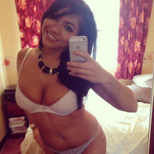 Sexy Annabelle Woo Selfies