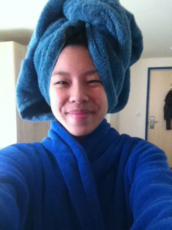 Singapore Claudia Takes Selfies