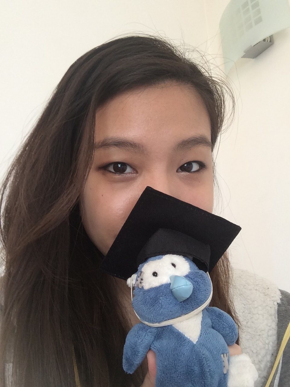 Singapore Claudia Takes Selfies