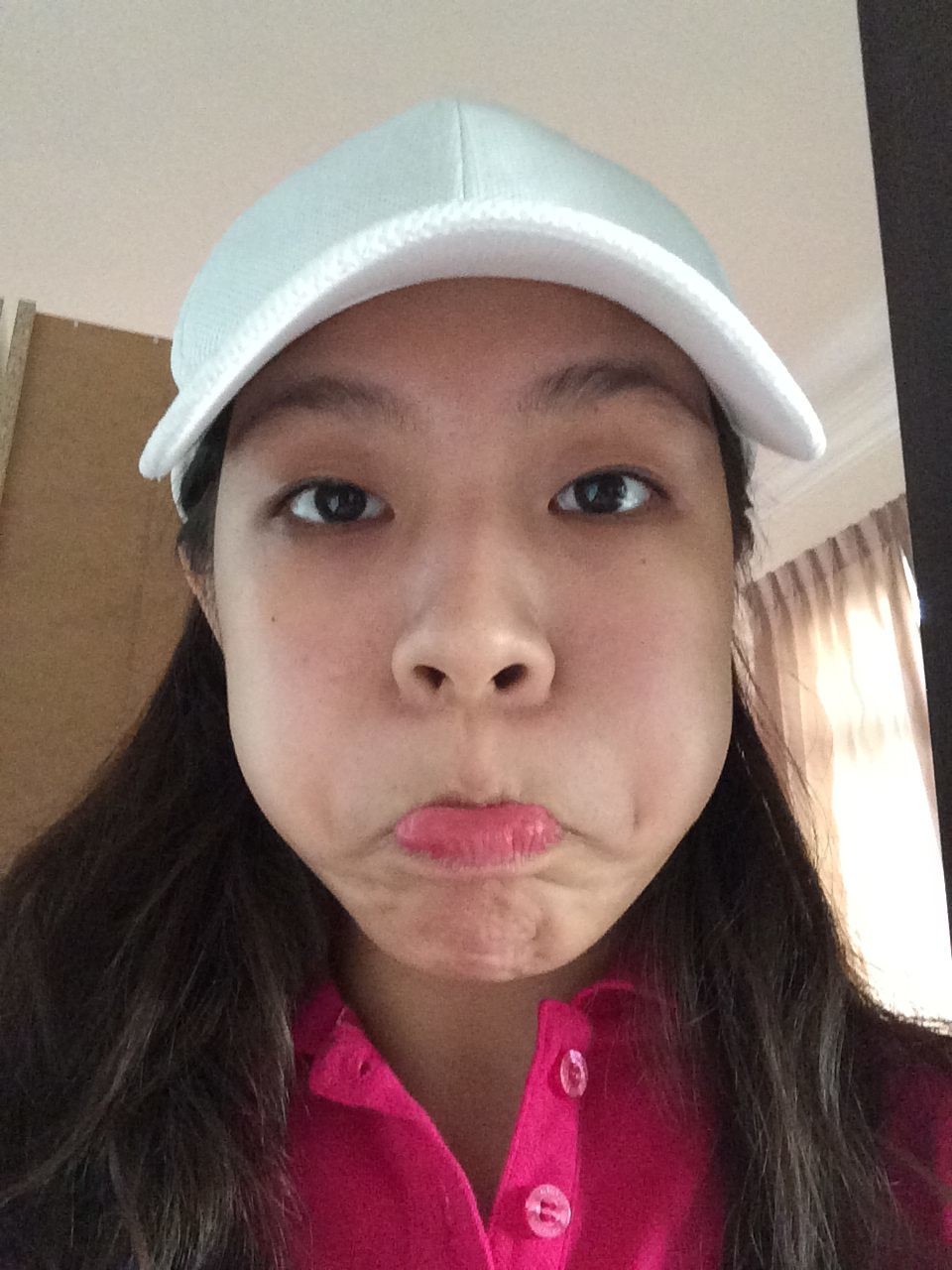 Singapore Claudia Takes Selfies