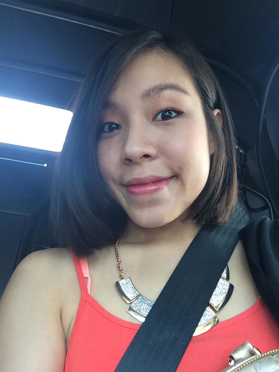 Singapore Claudia Takes Selfies