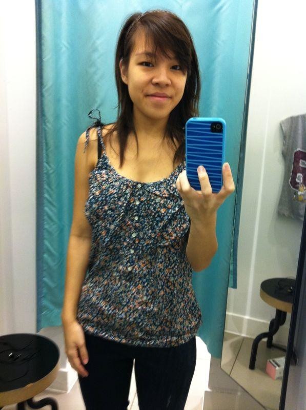 Singapore Claudia Takes Selfies