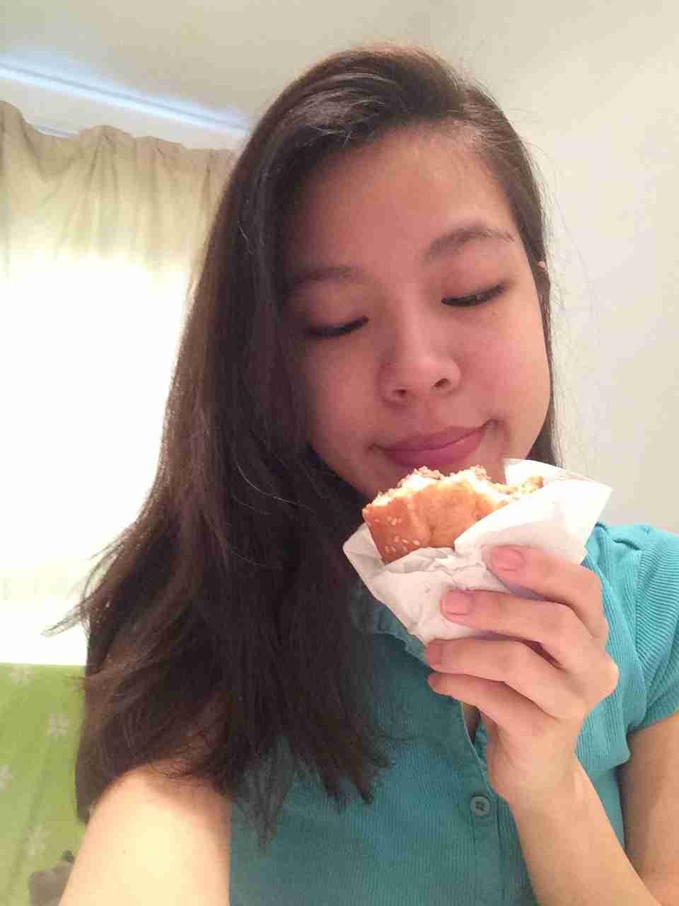 Singapore Claudia Takes Selfies