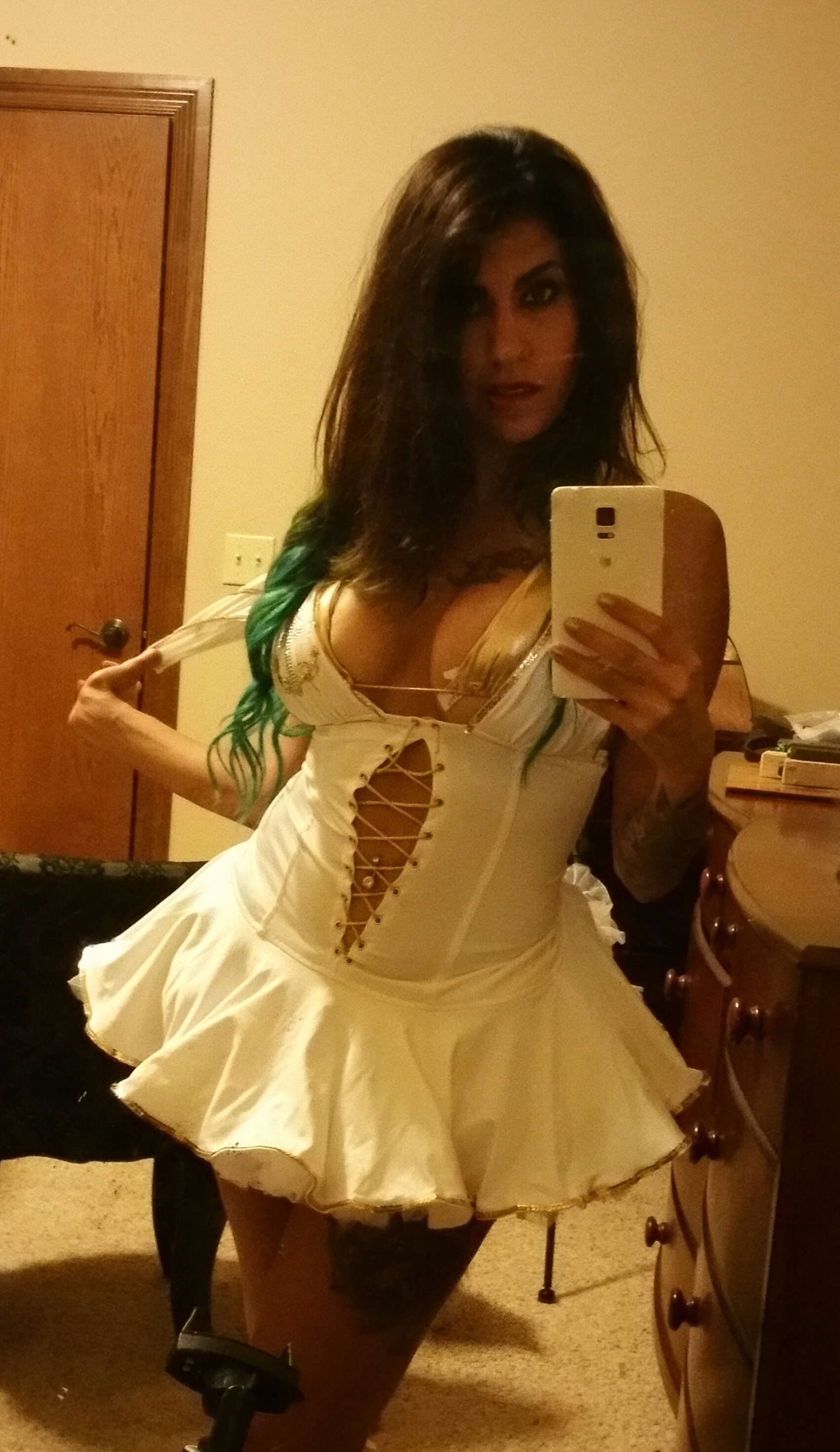 Tattoo Big Tit Selfie Babe MARIA