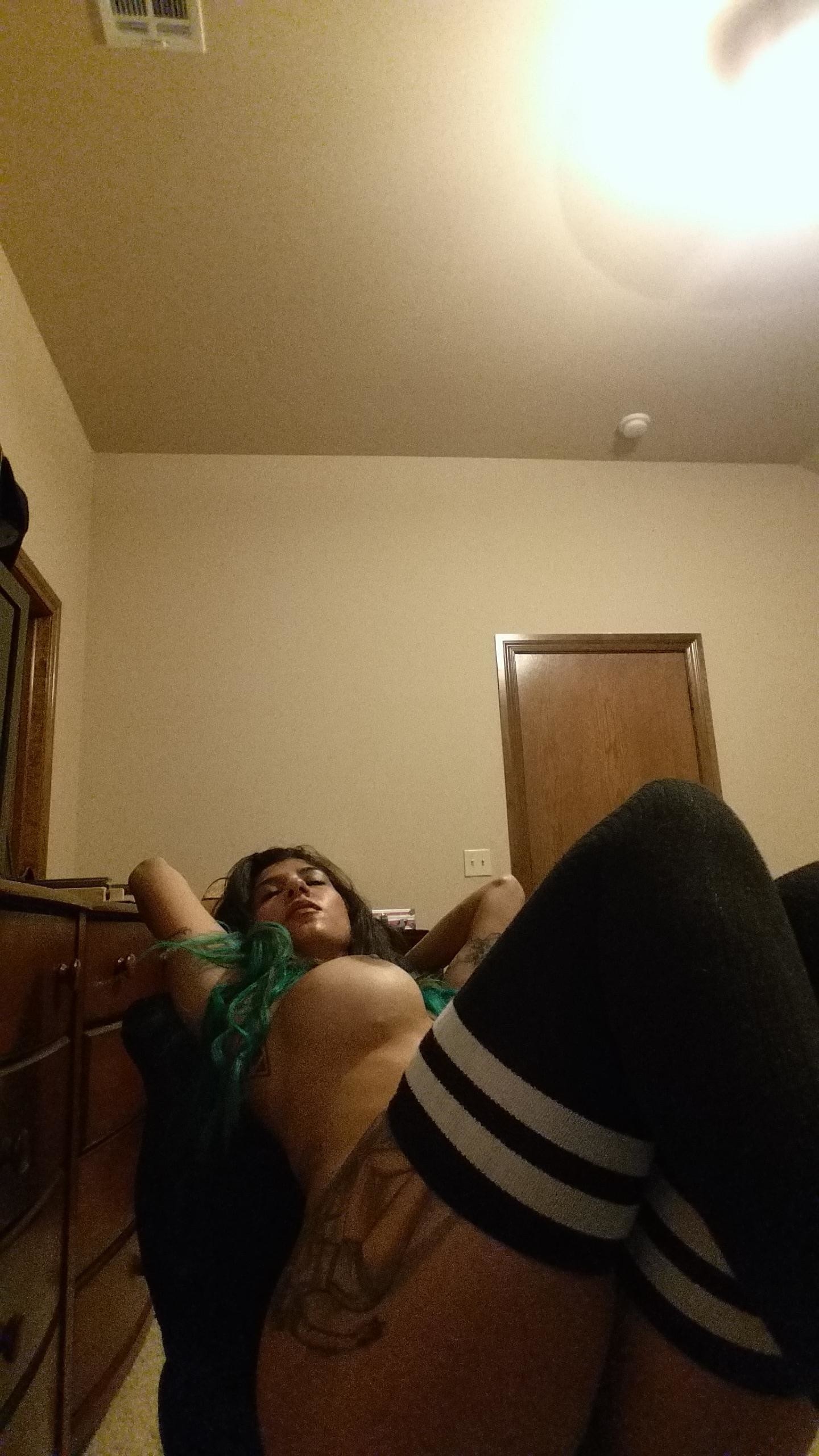 Tattoo Big Tit Selfie Babe MARIA