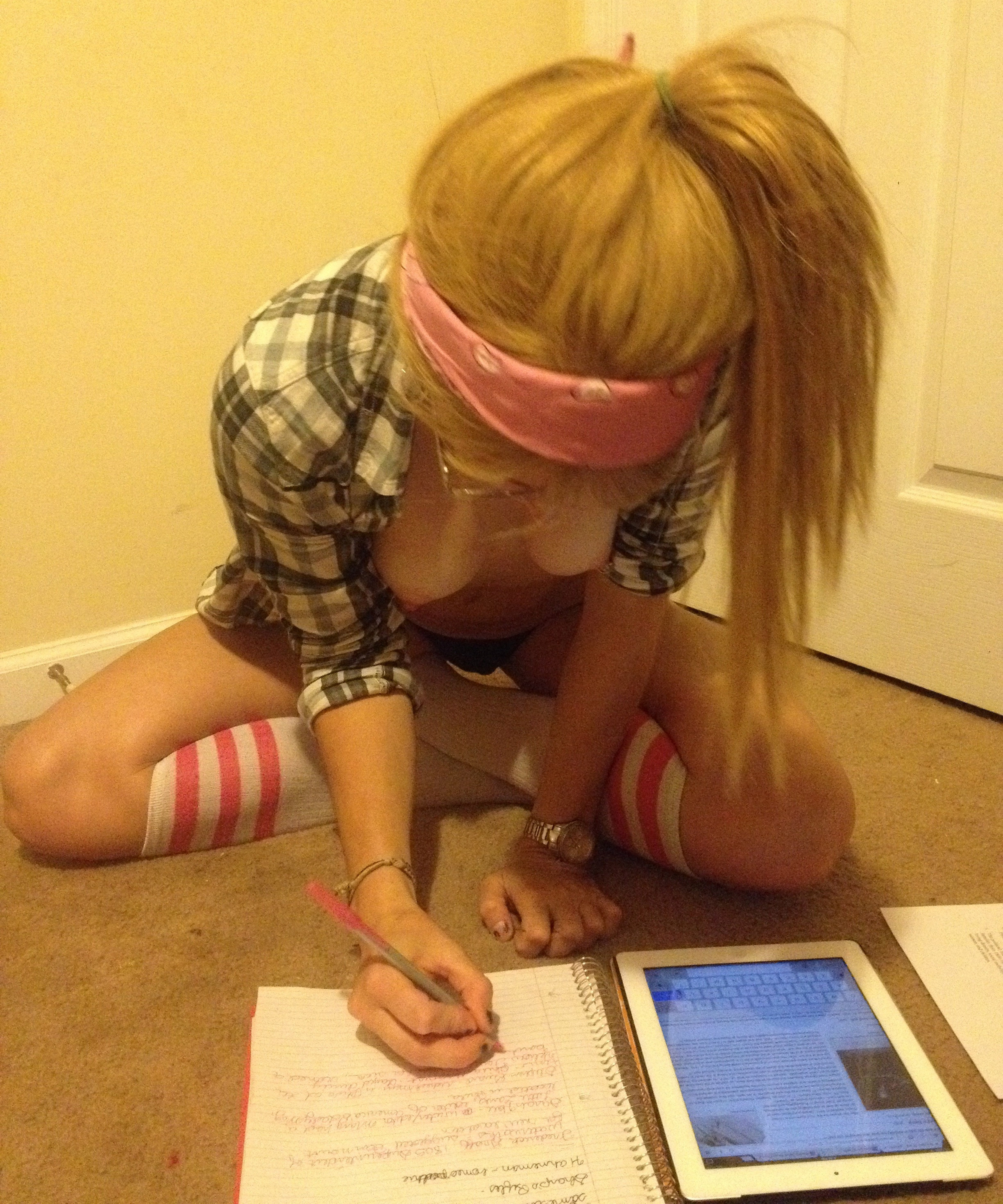 Legslegslegslegs Extreme Blonde Babe