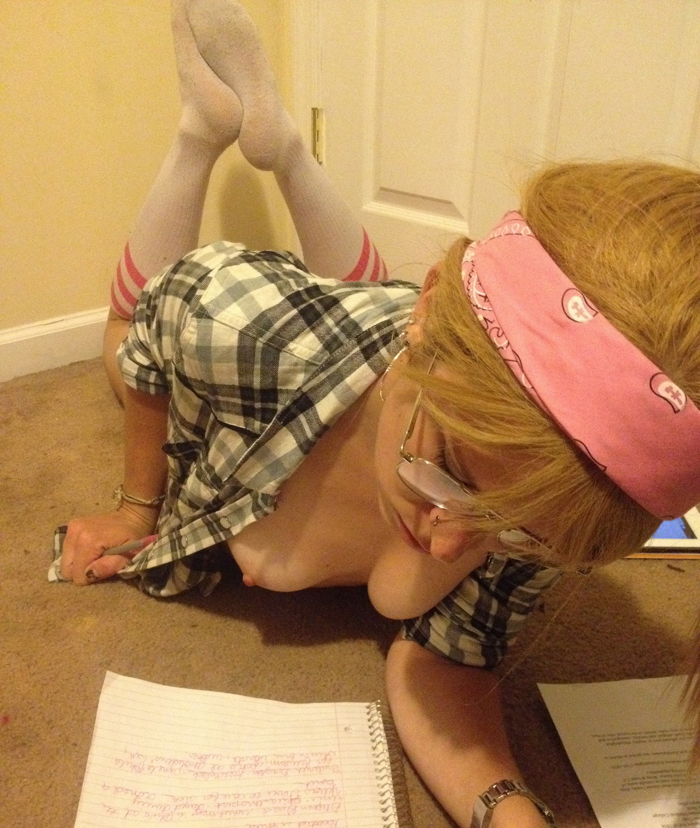 Legslegslegslegs Extreme Blonde Babe