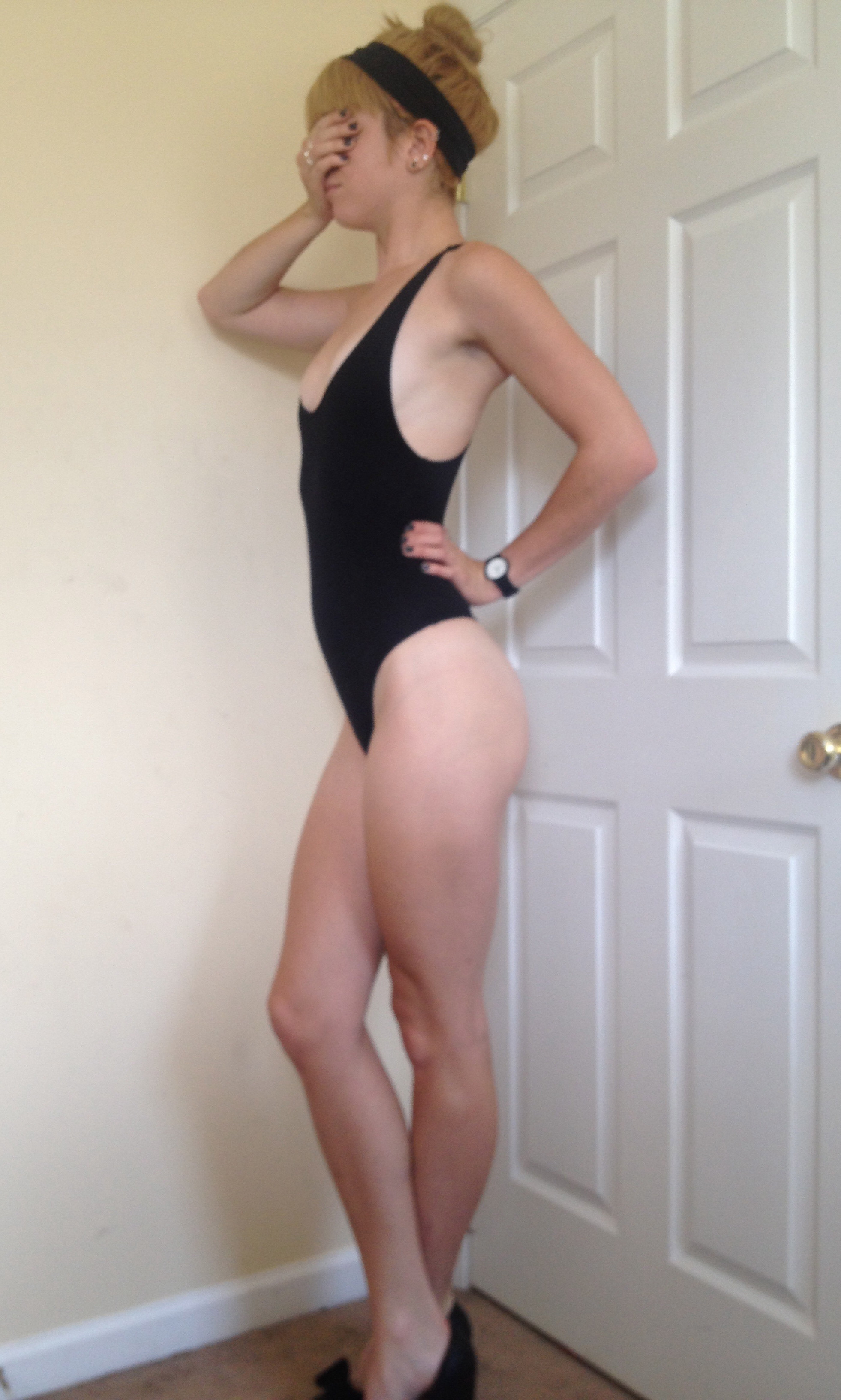 Legslegslegslegs Extreme Blonde Babe