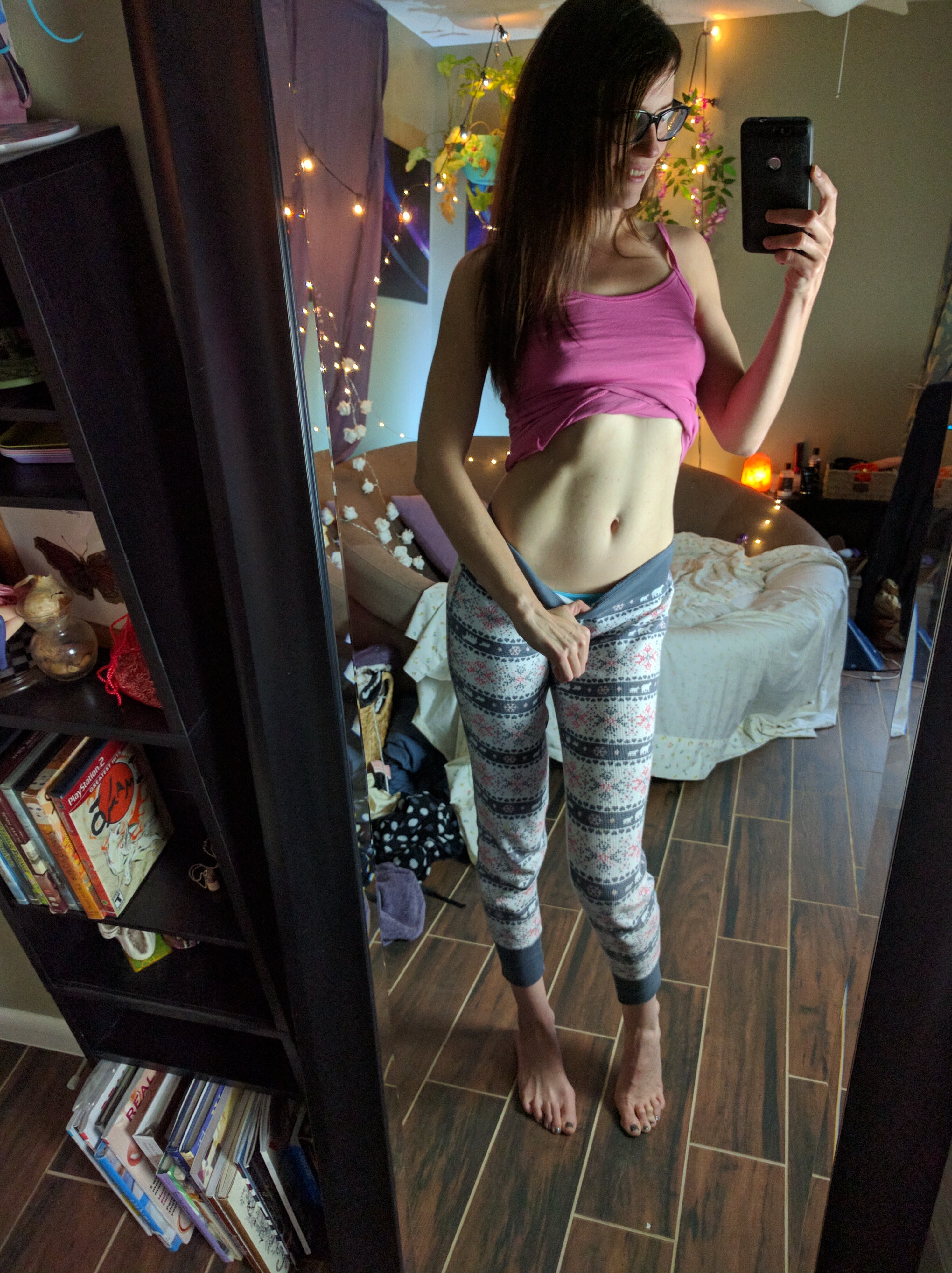 Brunettes Butt and Spread Pussy Show