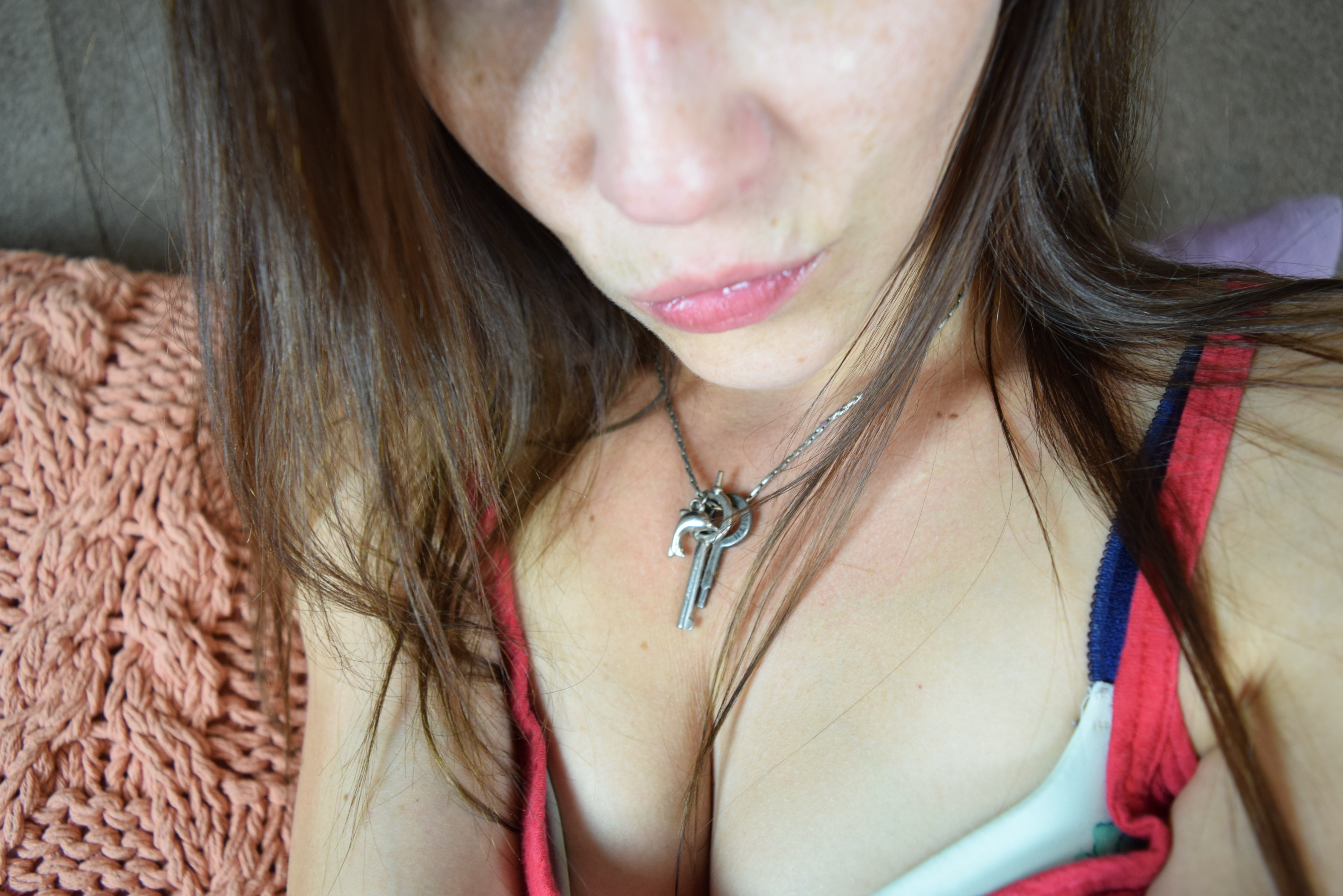 Brunettes Butt and Spread Pussy Show