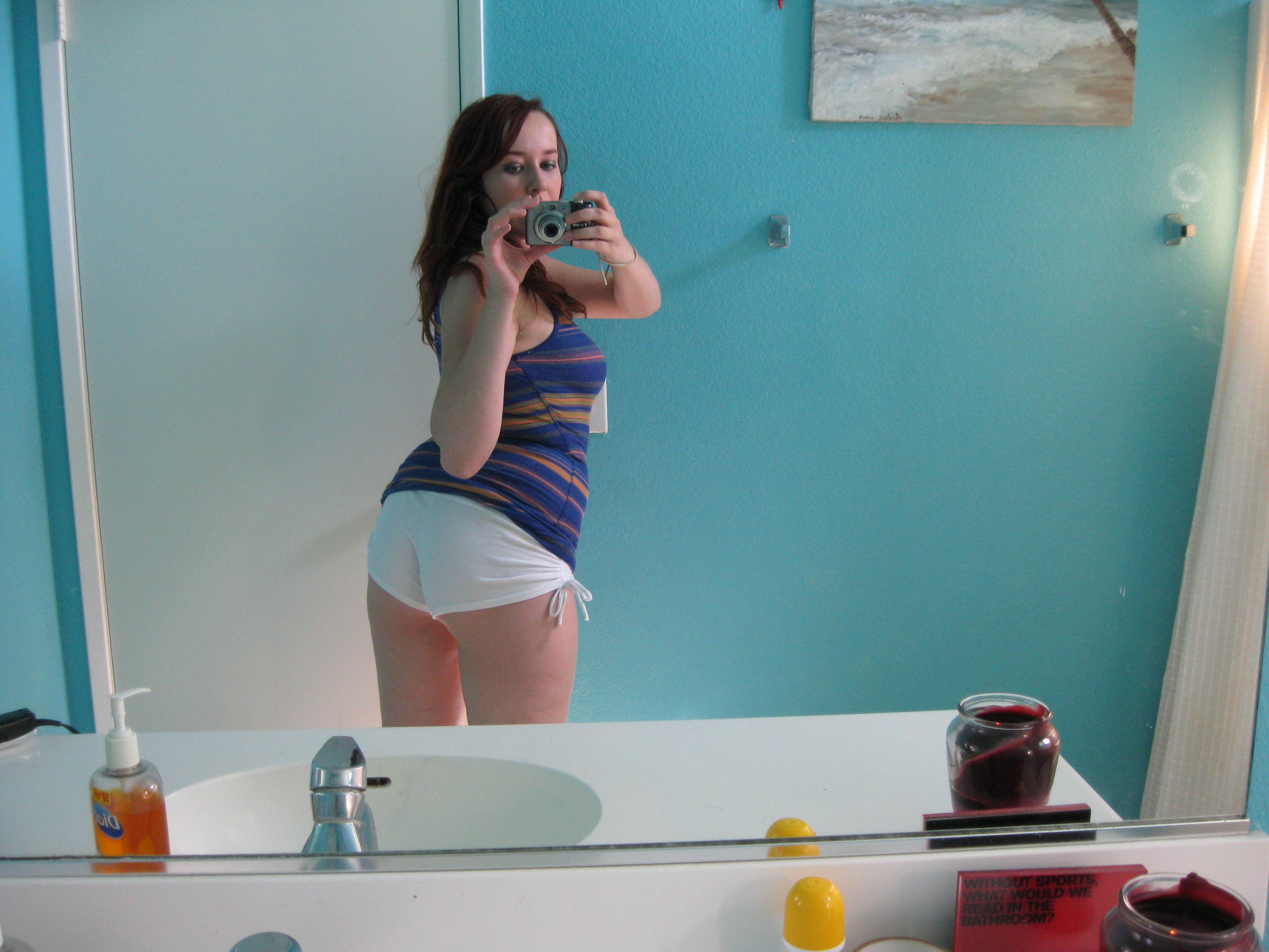 Big Natural Tit Pale Skin Curvy Selfie Brunette