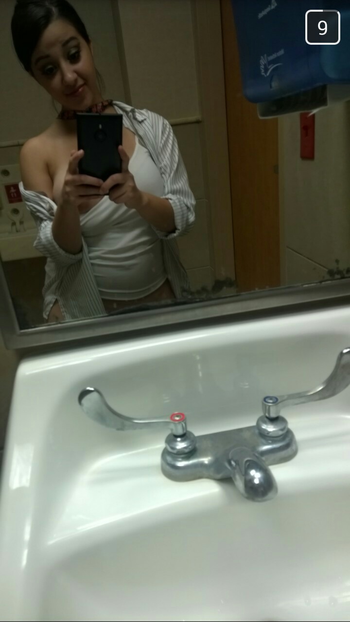 Big Booty Selfie Brunette Sexy Babe