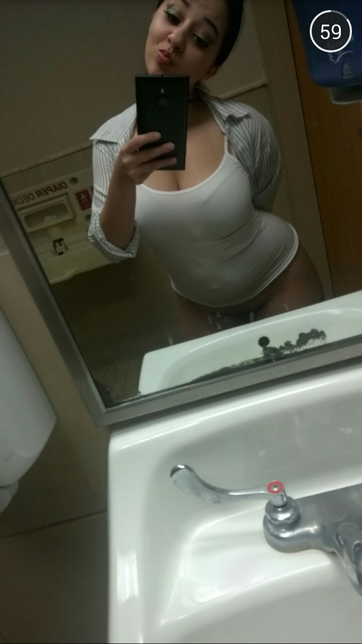 Big Booty Selfie Brunette Sexy Babe