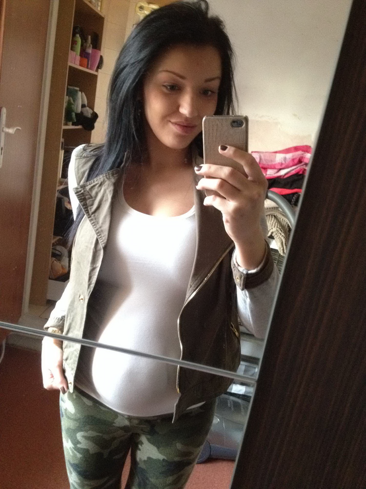 Preggo Selfie Czech Brunette Babe