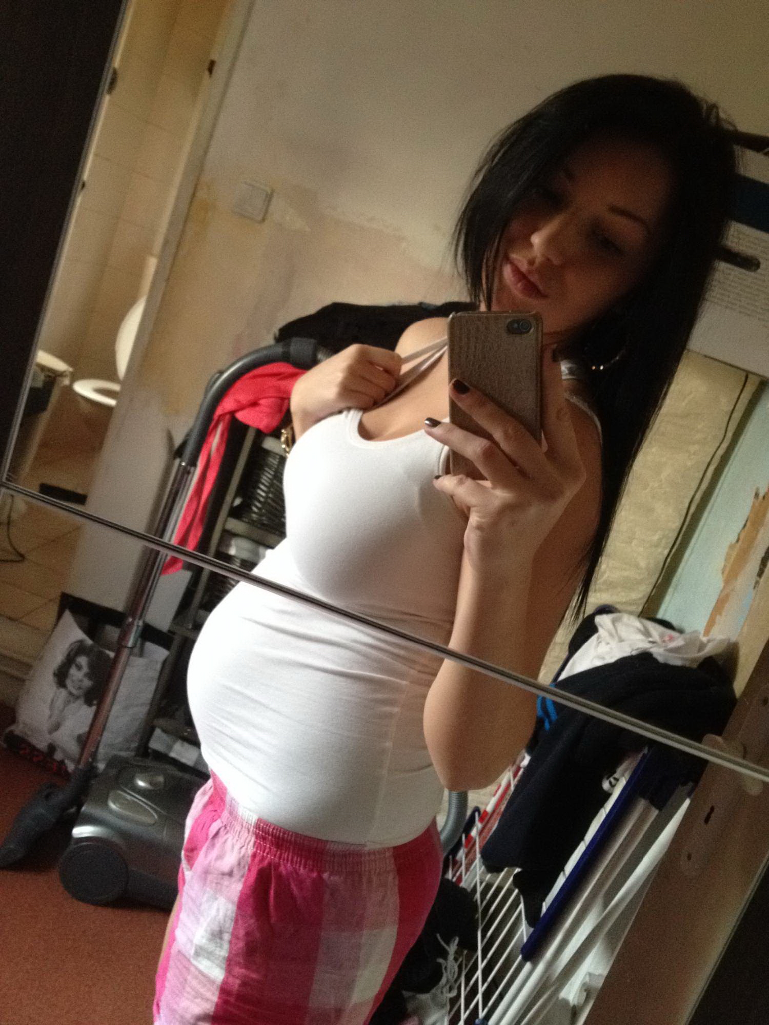 Preggo Selfie Czech Brunette Babe