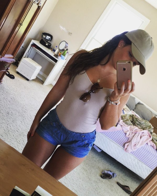 Slut With A Huge Ass NN Selfies