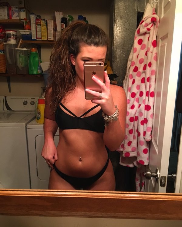 Slut With A Huge Ass NN Selfies