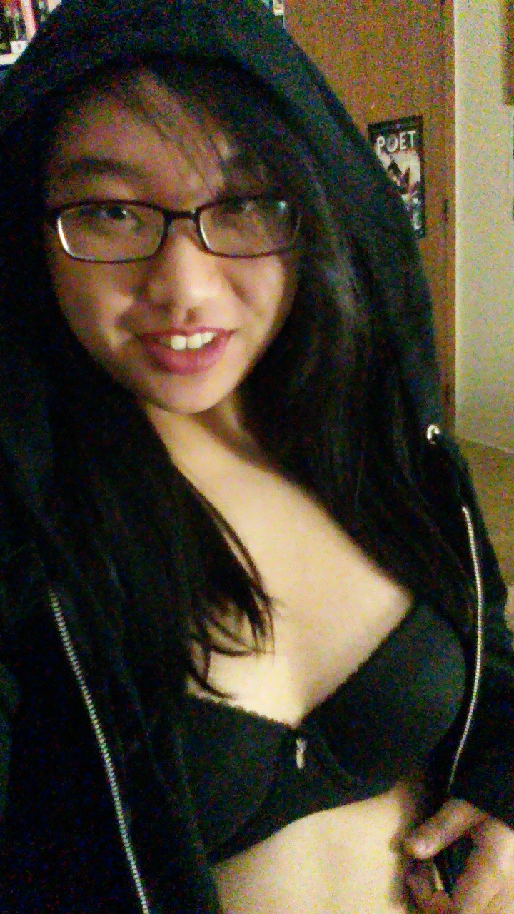 Selfie Big Belly Asian