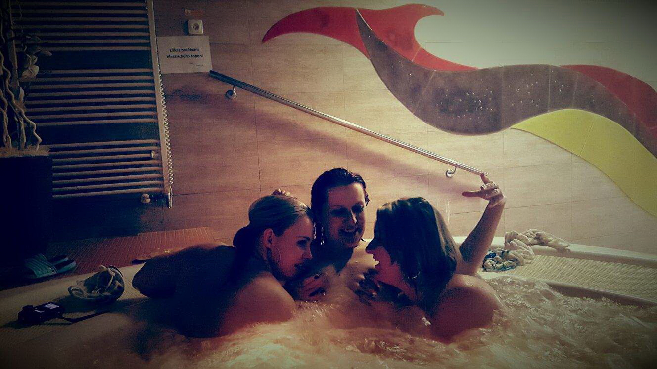 4 Horny Czech Girls Fun