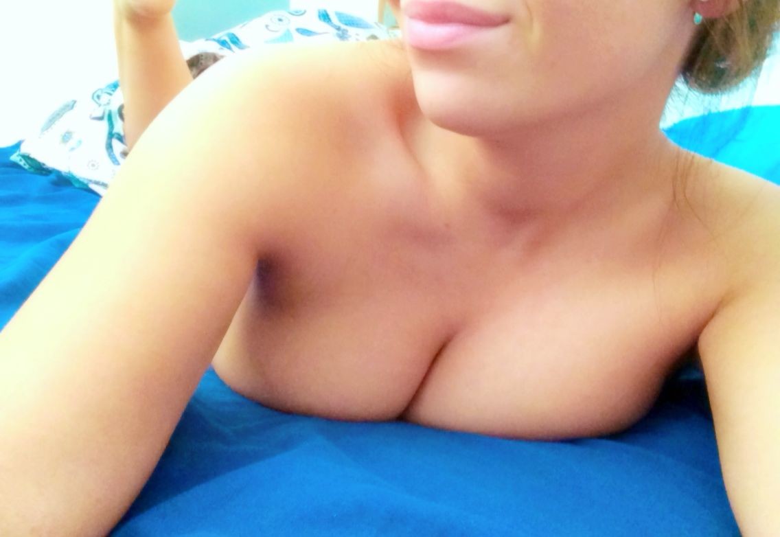 Newkumbiaqueers Hot Brunette Selfies Fuck