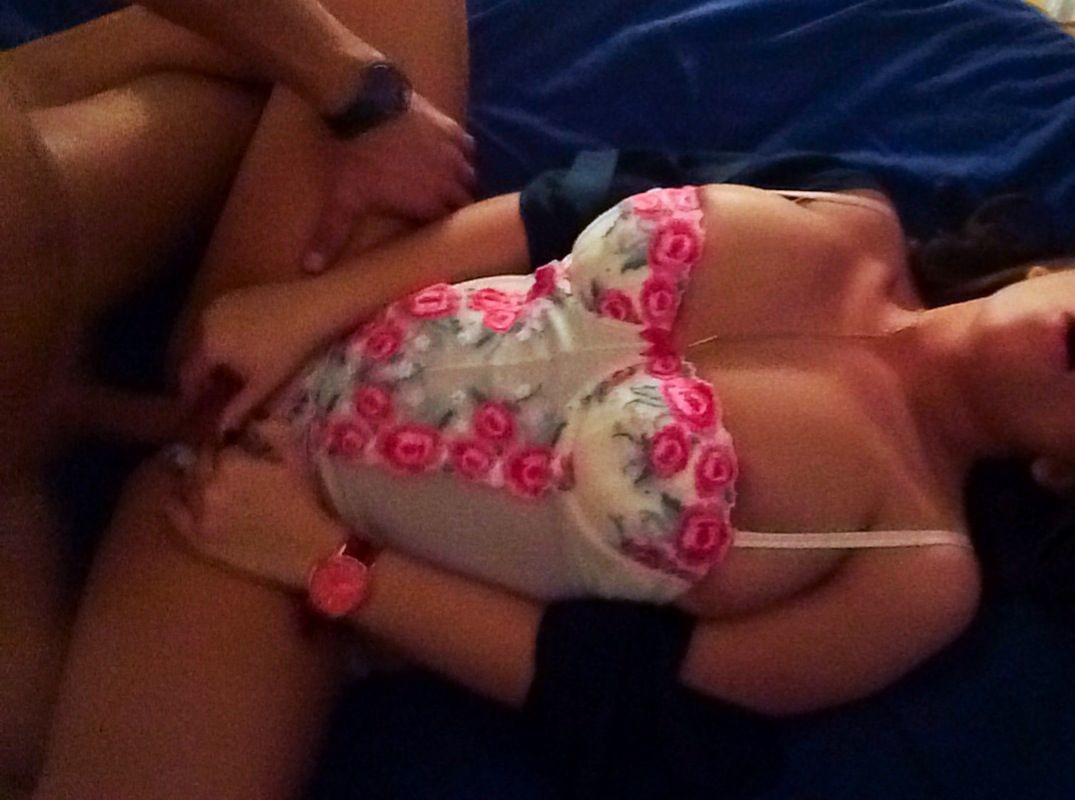 Newkumbiaqueers Hot Brunette Selfies Fuck