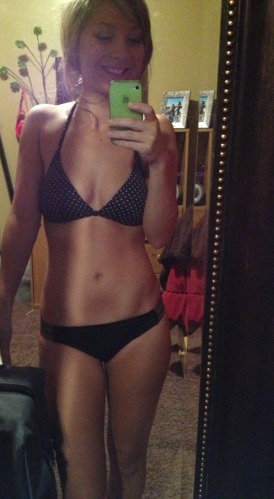 Kaleria Selfie Tanned And Fit