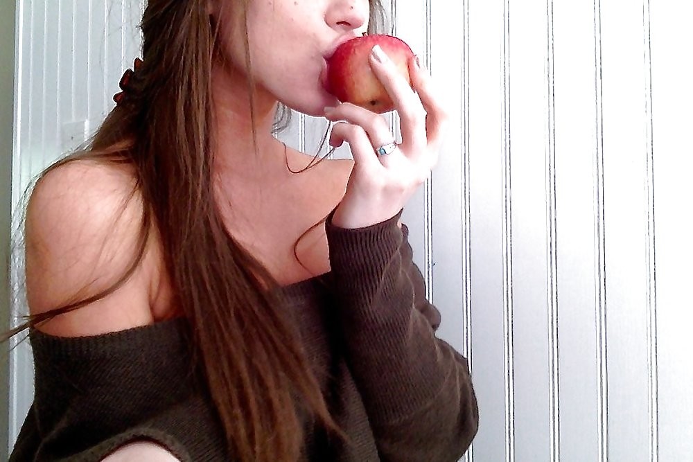 Amazing Reddit Brunette - unknown