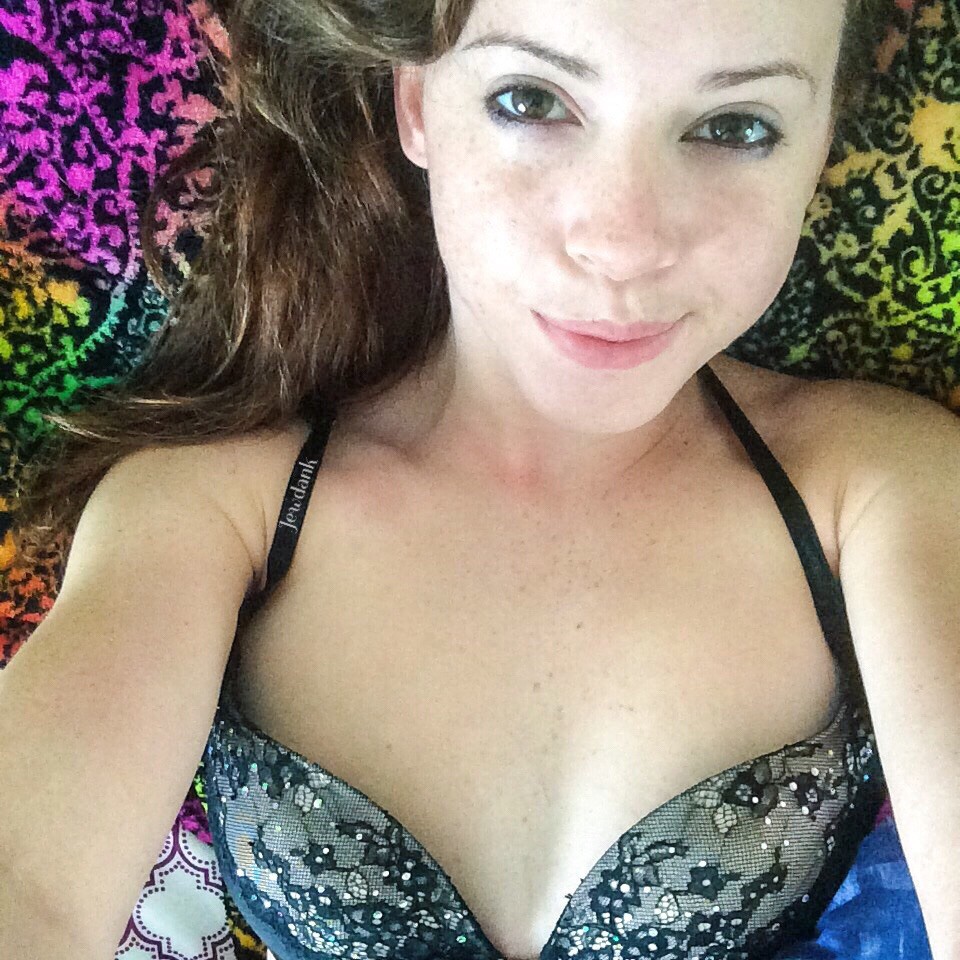 Jewdank Sexy Brunette With Perky Tits And Perfect Ass