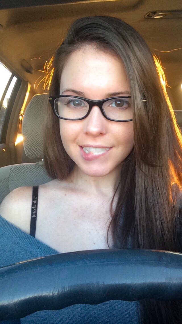 Jewdank Sexy Brunette With Perky Tits And Perfect Ass