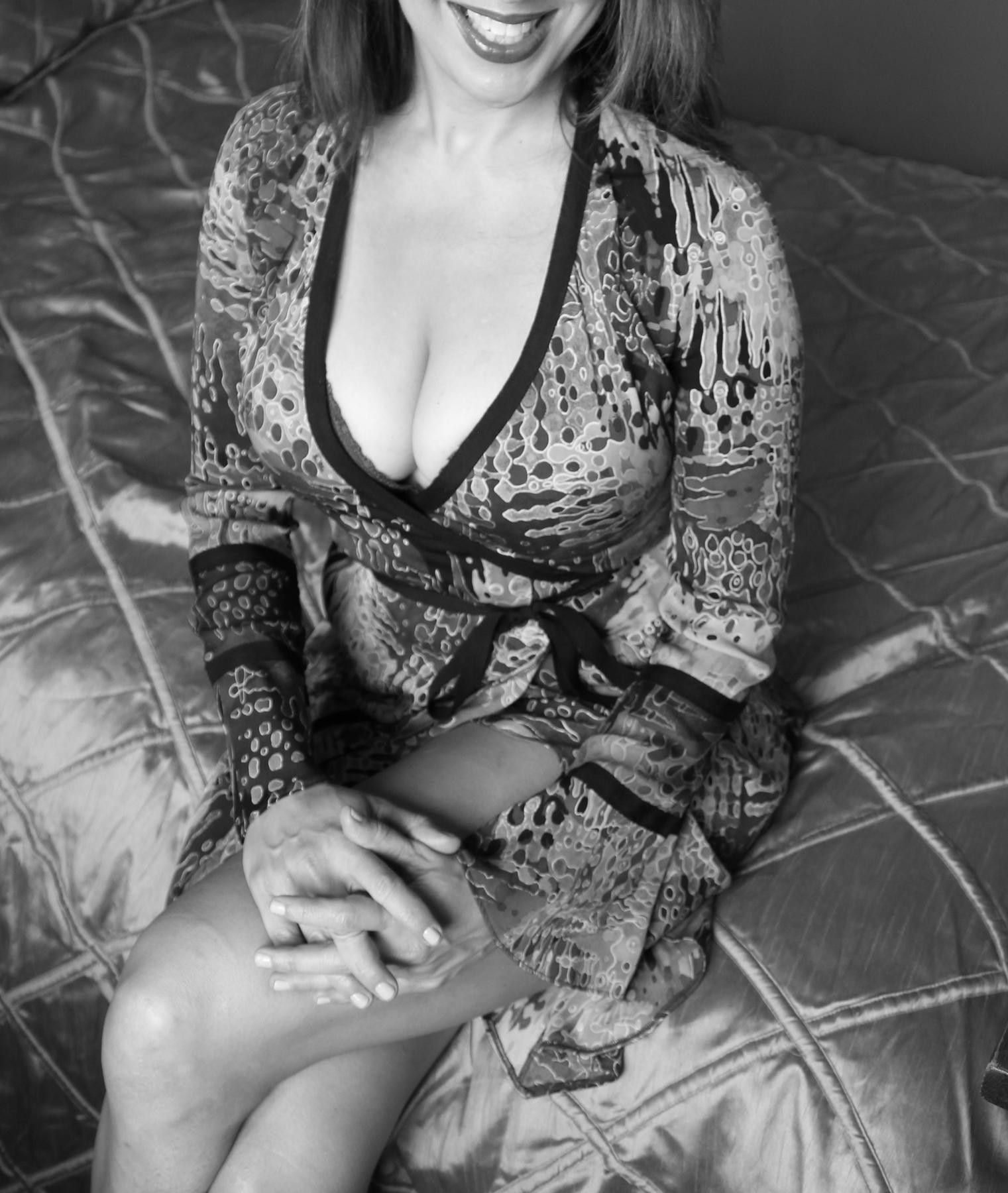 BlueTrashCan2 Reddit Gonewild Hooters Girl