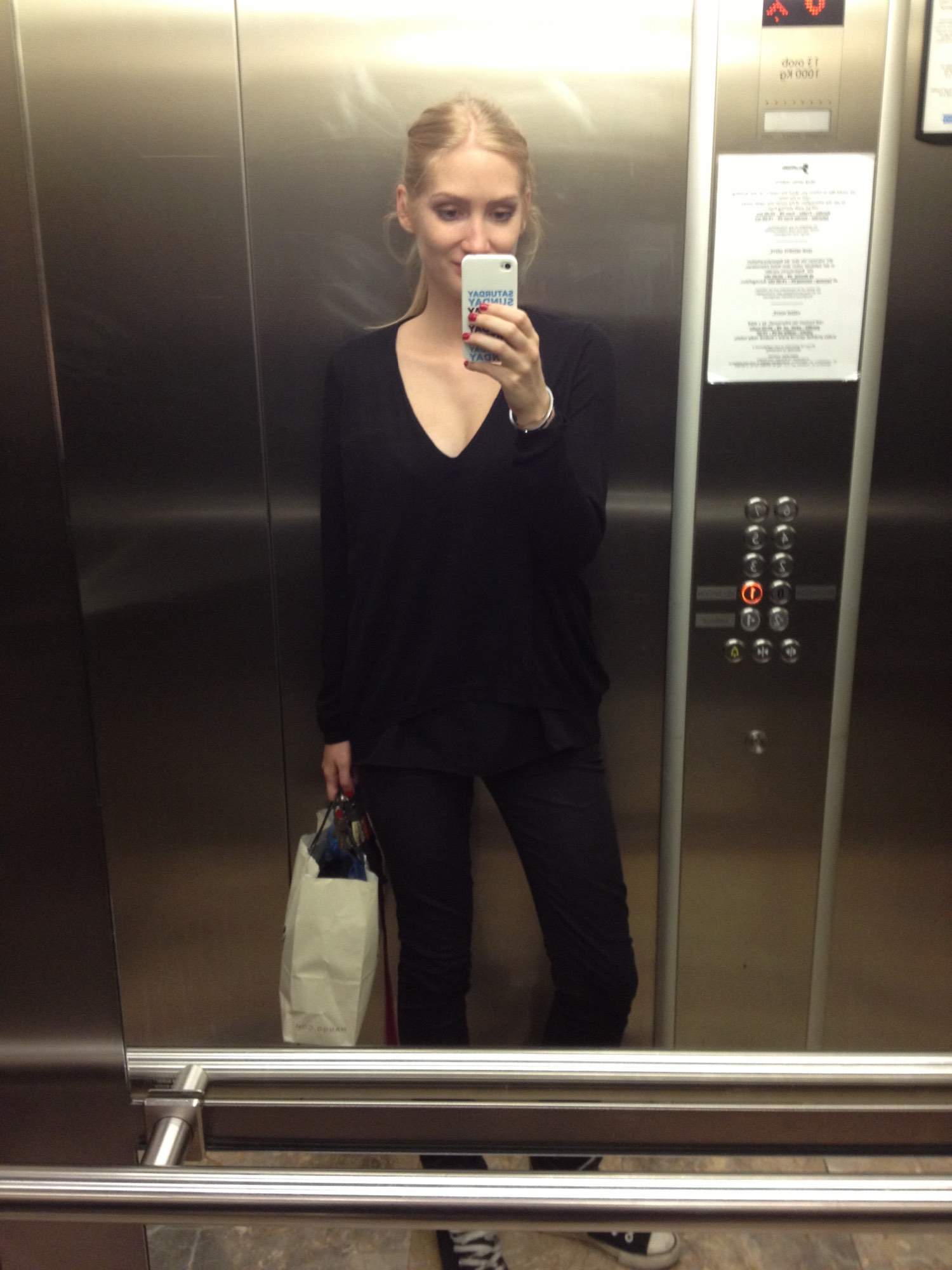 Selfie Swedish Blonde Loves Converse