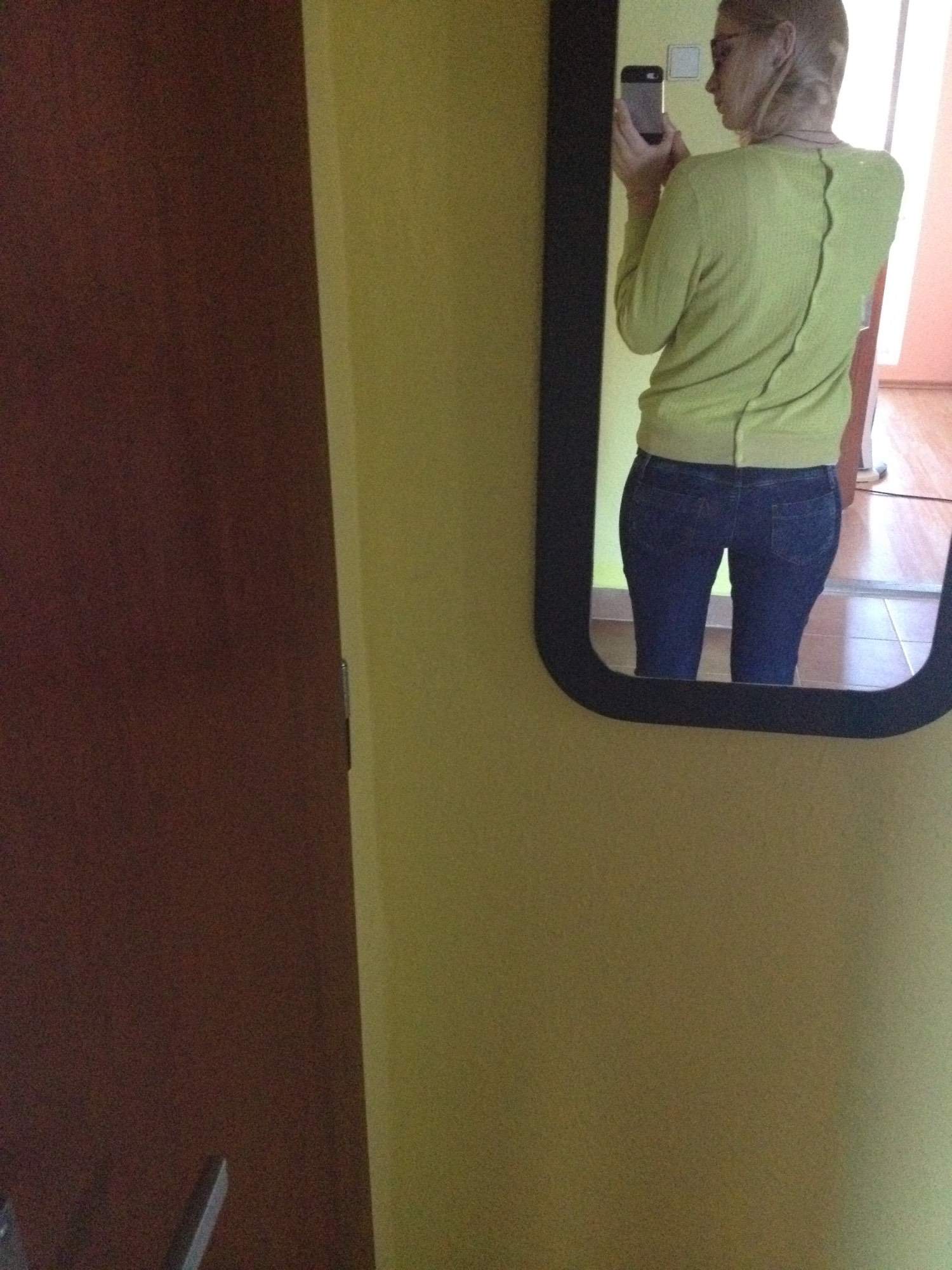 Selfie Swedish Blonde Loves Converse