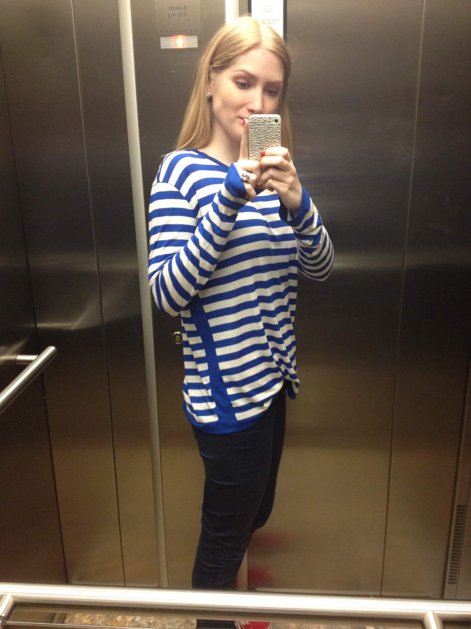 Selfie Swedish Blonde Loves Converse