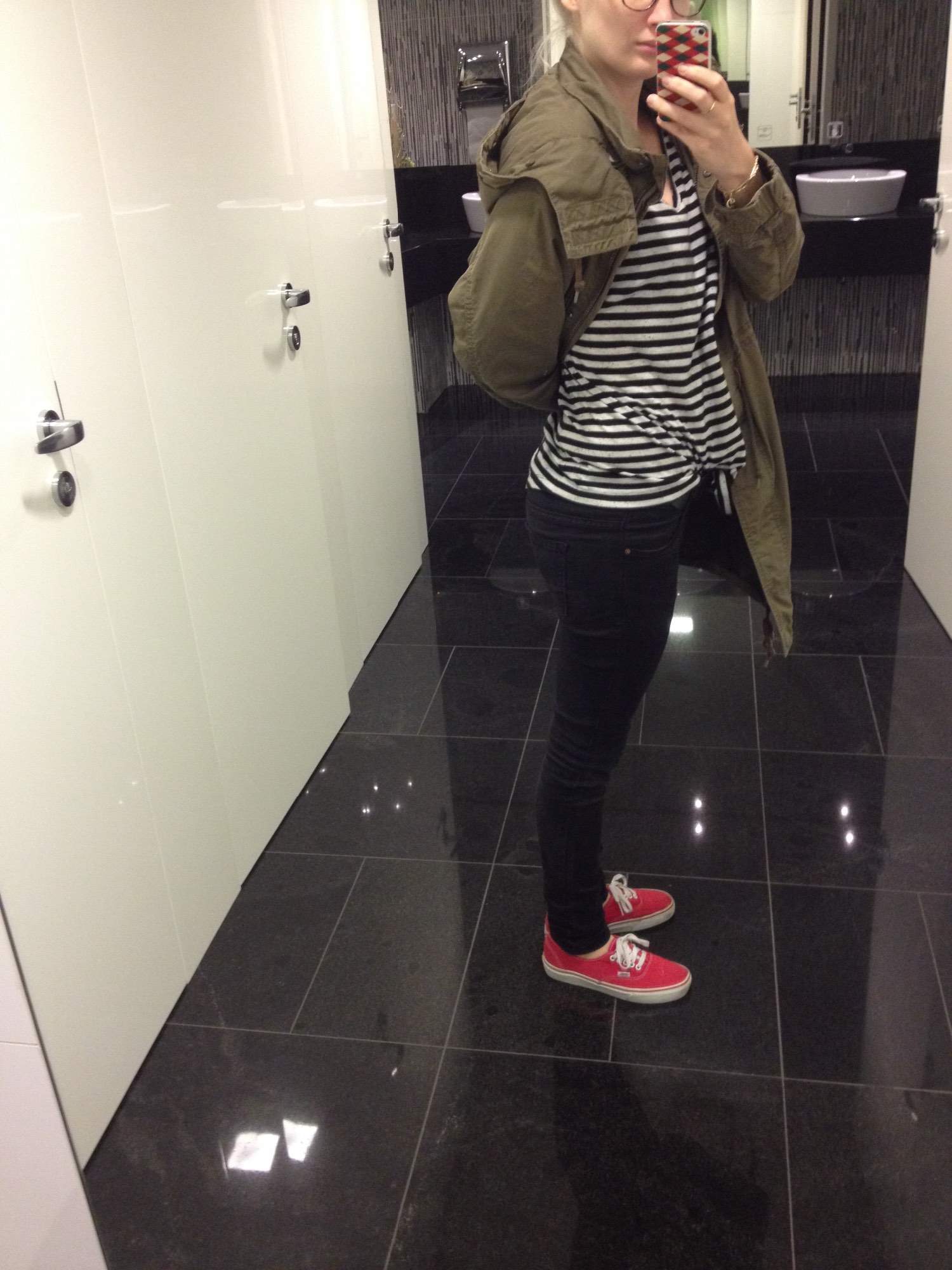 Selfie Swedish Blonde Loves Converse