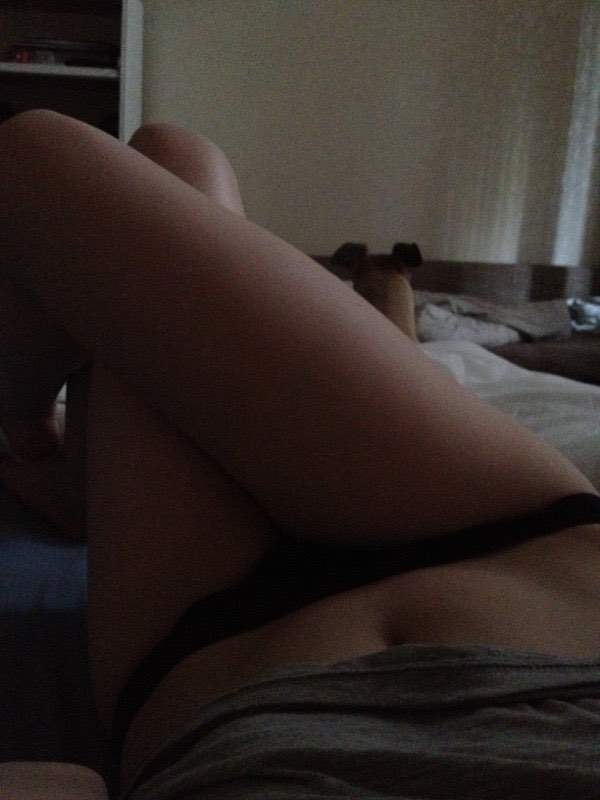 Selfie Swedish Blonde Loves Converse